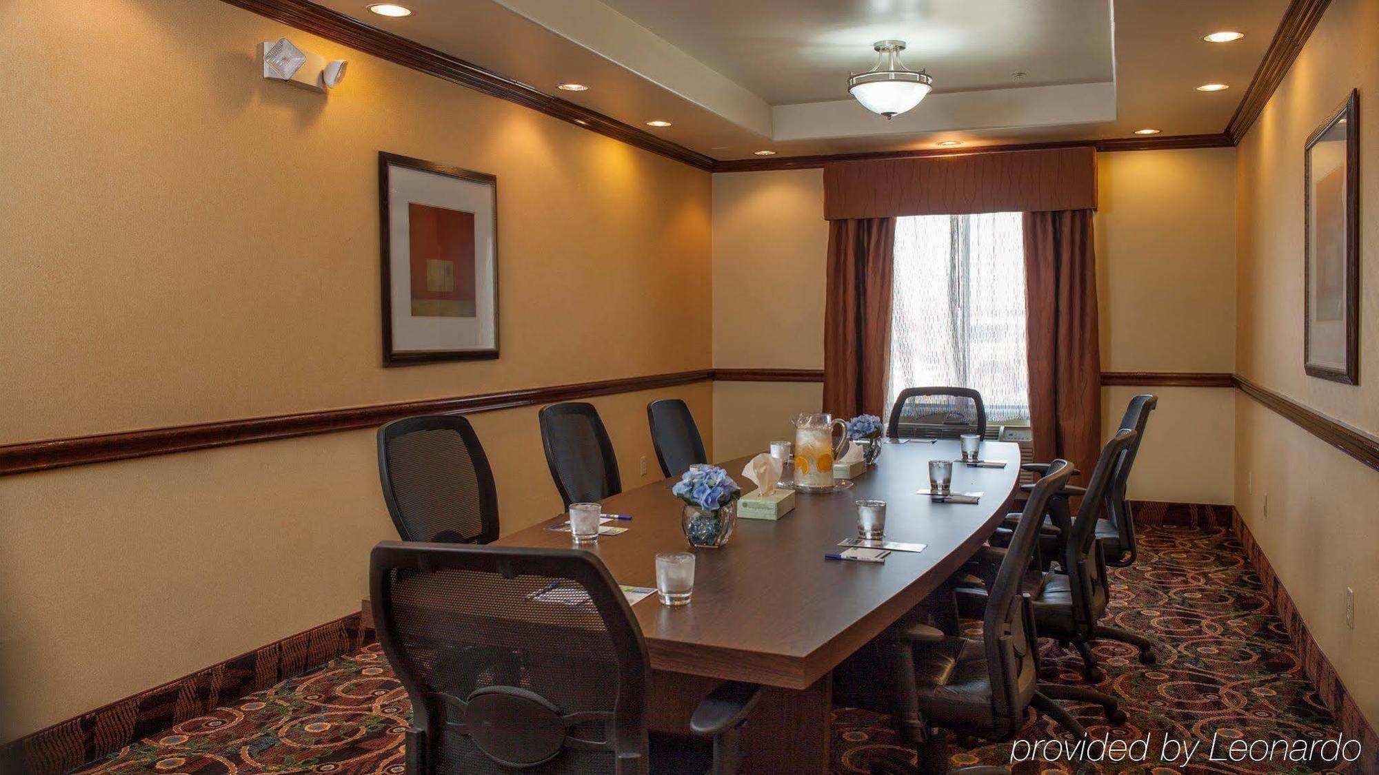Holiday Inn Express Hotel & Suites Waller By Ihg Exterior photo