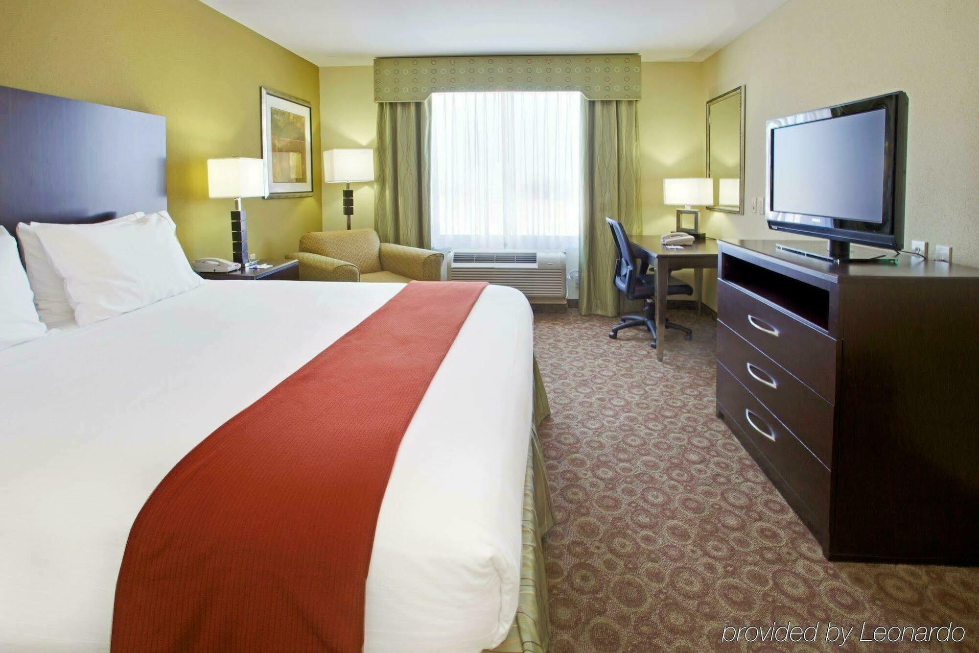 Holiday Inn Express Hotel & Suites Waller By Ihg Exterior photo